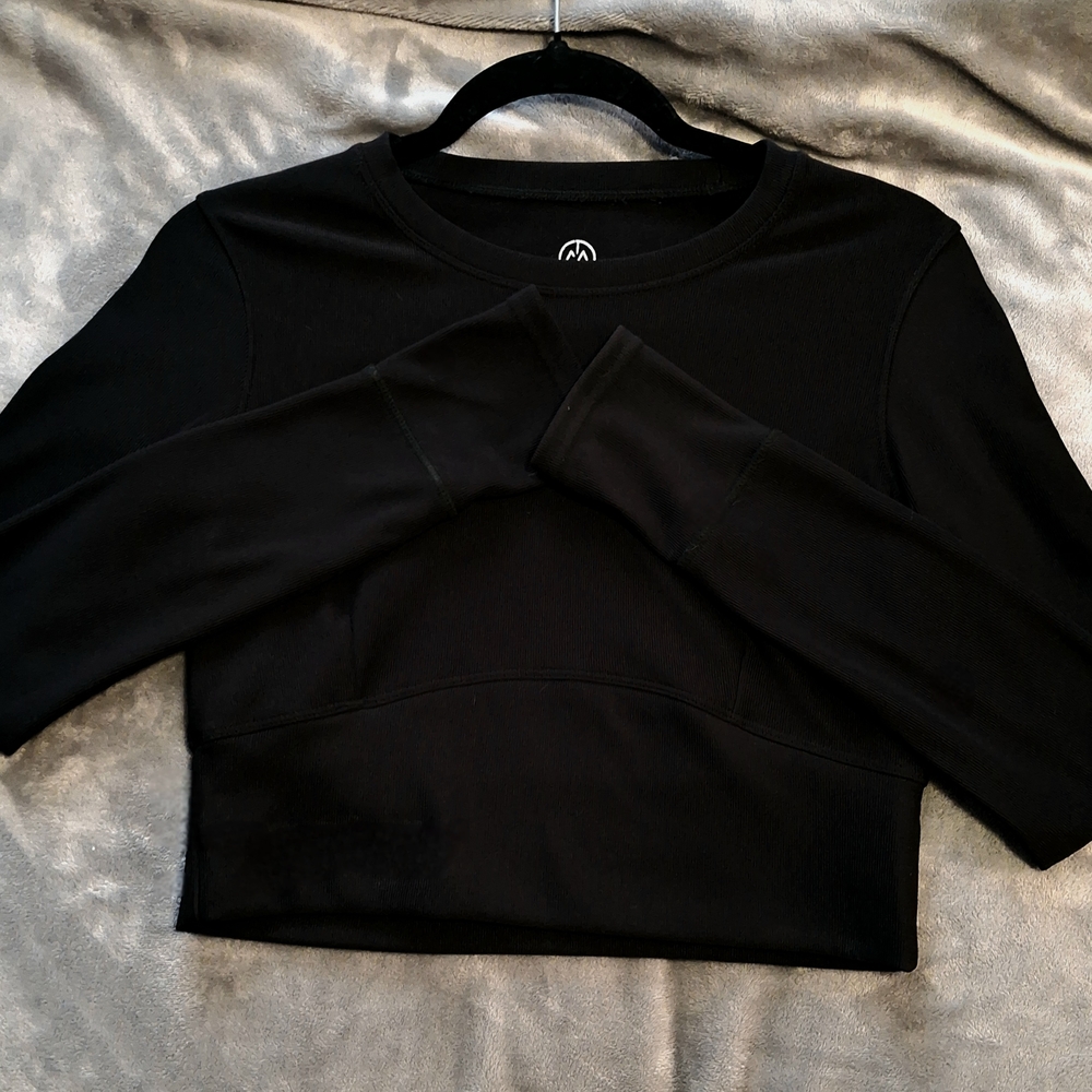Black Long Sleeve Crop Top